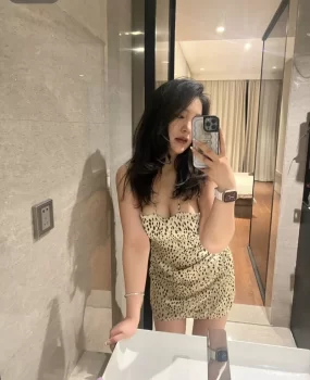 甜美长相水多嫩妹