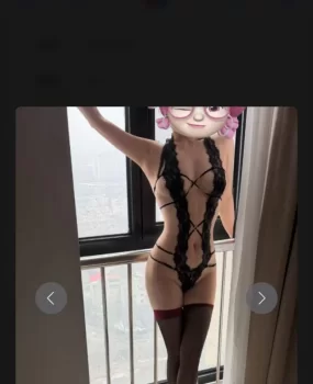 小爱身材真哇塞，是个男都顶不住