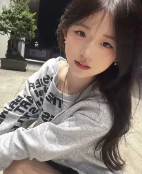 成都白嫩小美女