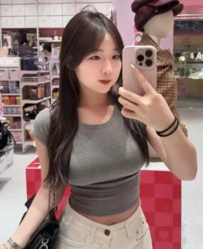 五华区童颜巨乳嫩妹