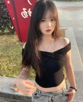 06年刚毕业，又嫩又粉