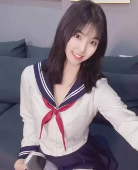 艺术学院高材生朵朵