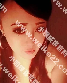 三十多的大眼睛熟女，舌头很灵活