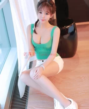 高端兼职妹子初体验  身材火辣黑丝态度好下面很紧